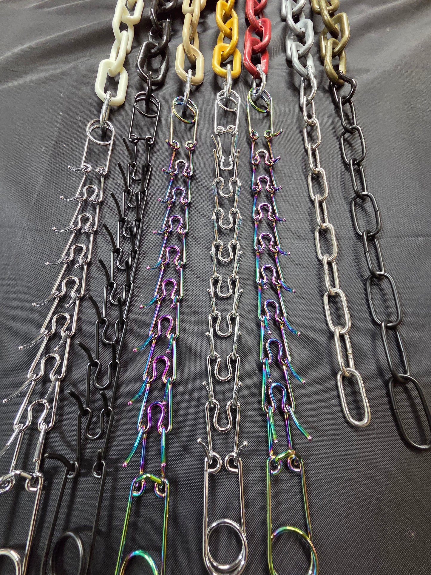 Collar with prong chain