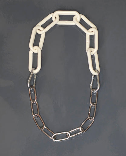 Collar with standard link chain