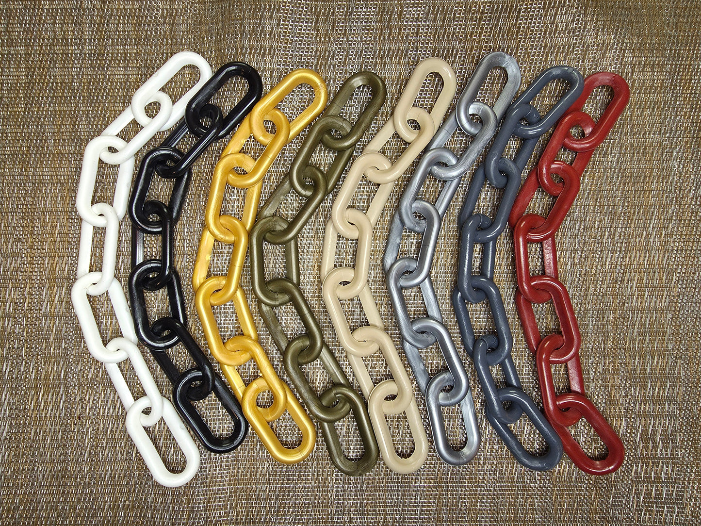 Collar with prong chain